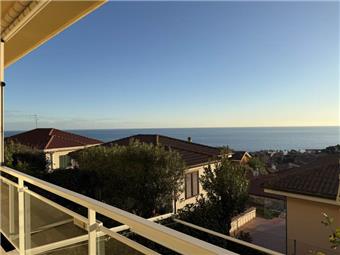 Ref. 002 - Gorgeous one-bedroom apartment with sea view.
